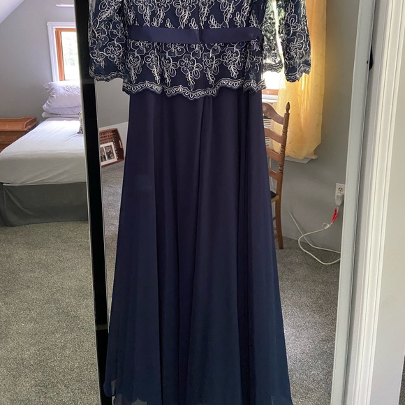 NWOT Emma Street  Mother of bride / groom gown. - Picture 2 of 10